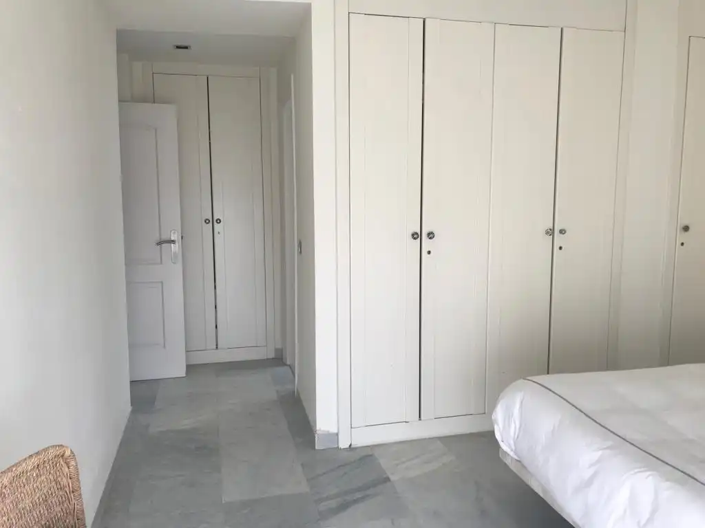 Habitación de Casa o chalet de alquiler en Estepona con Amueblado y Se aceptan mascotas