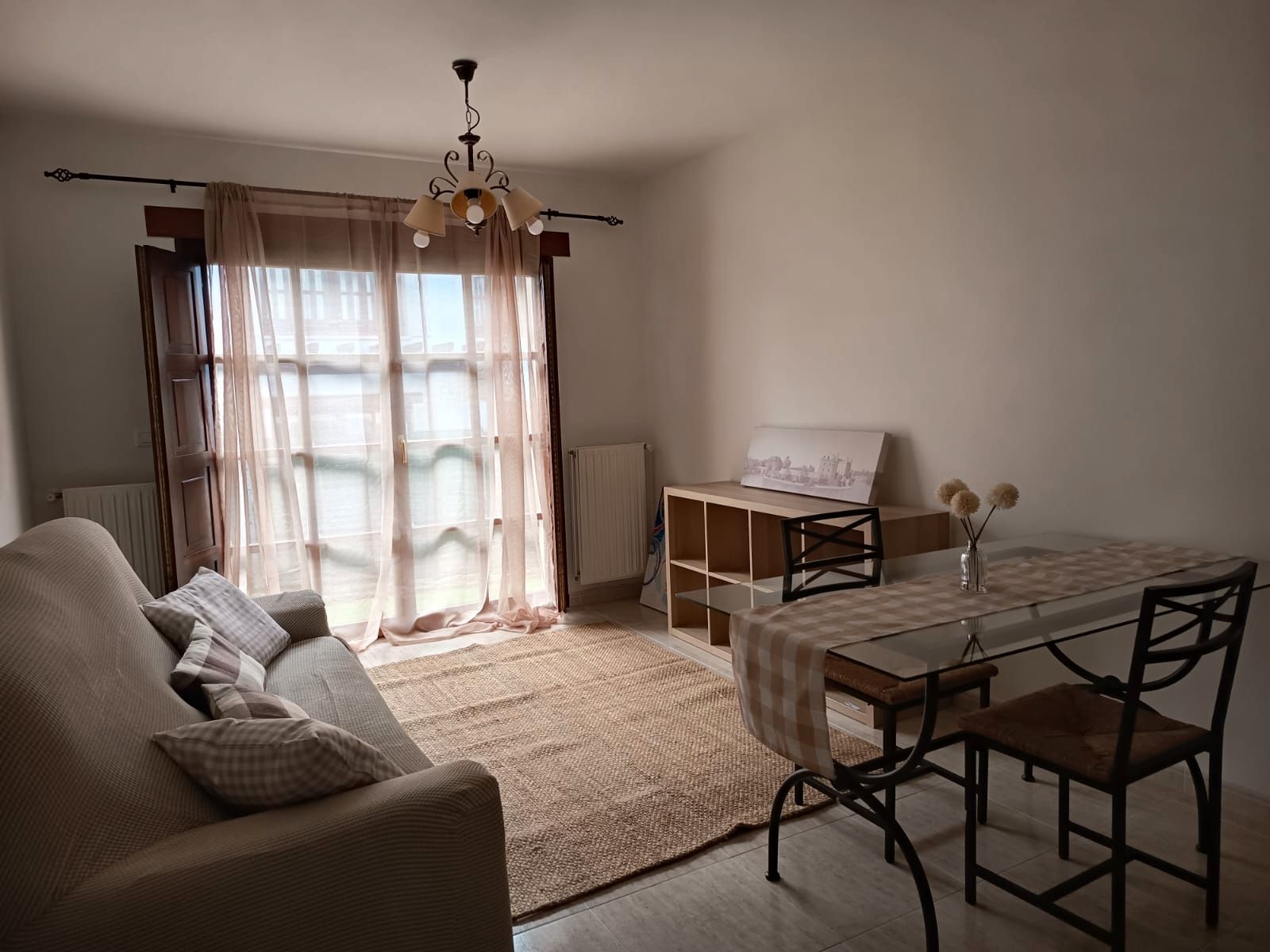 Sala d'estar de Planta baixa de lloguer en Piélagos amb Calefacció, Jardí privat i Moblat