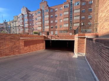 Parkplatz zum Verkauf in Calle Lino