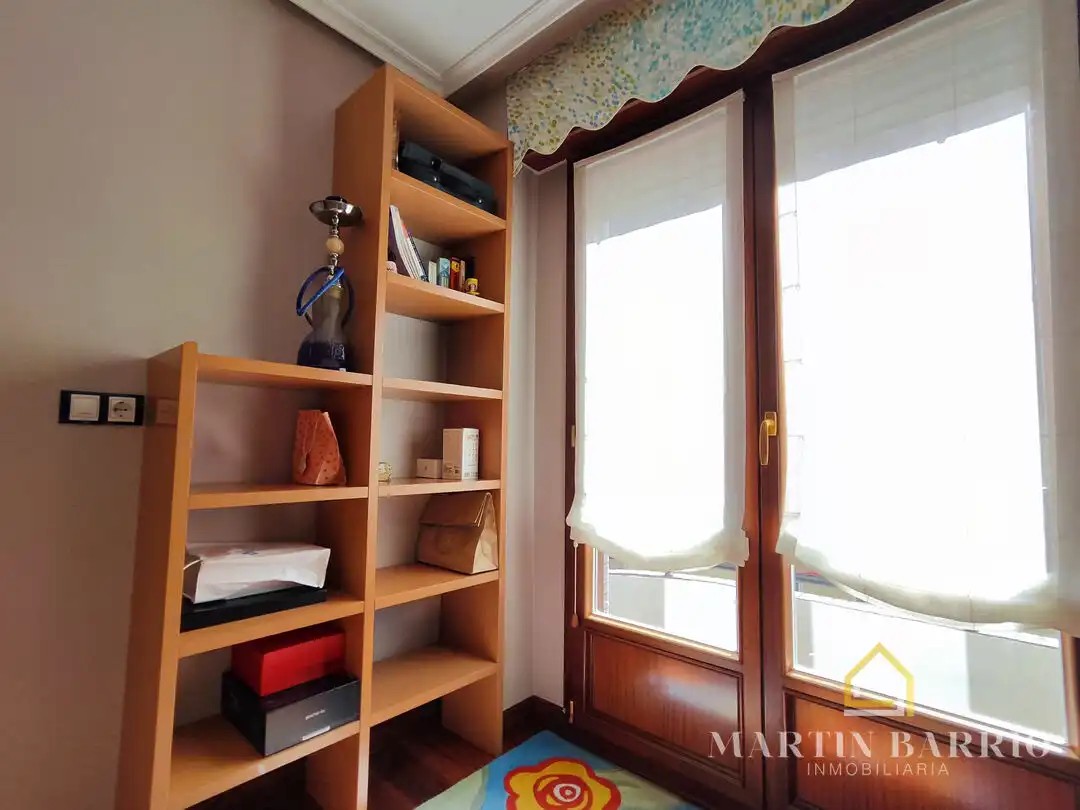 Schlafzimmer von Wohnung zum Verkauf in Muskiz mit Heizung, Privatgarten und Terrasse