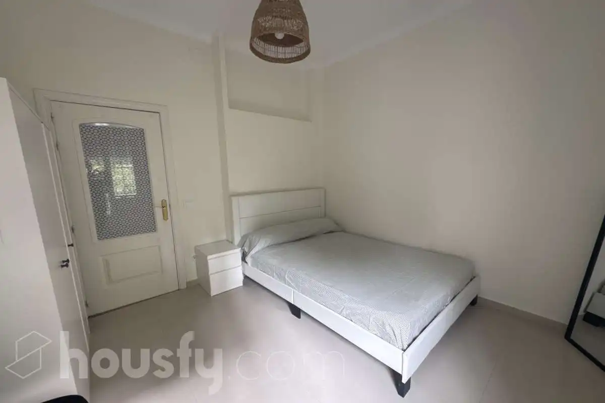 Dormitori de Pis de lloguer en Madrid amb Aire condicionat, Calefacció i Parquet
