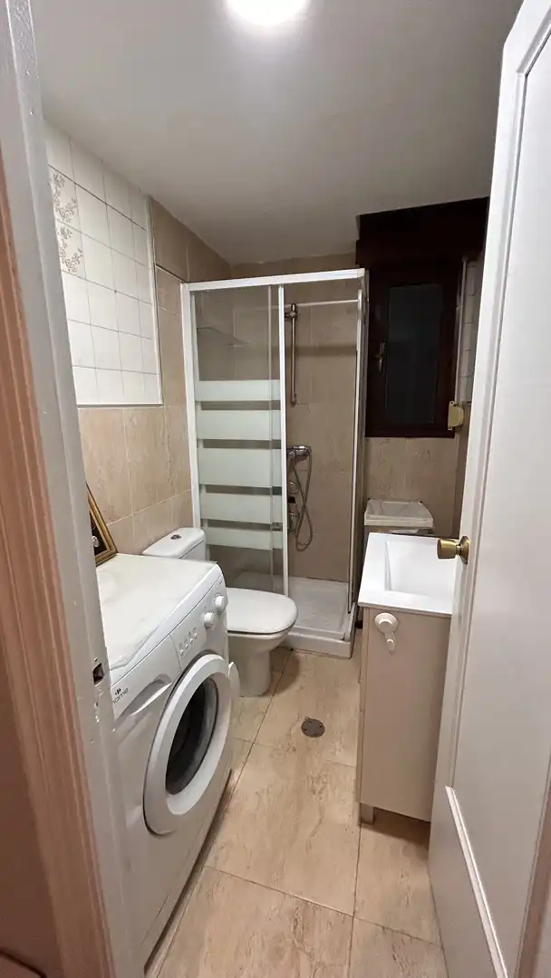 Bathroom of Flat for sale in Oviedo 