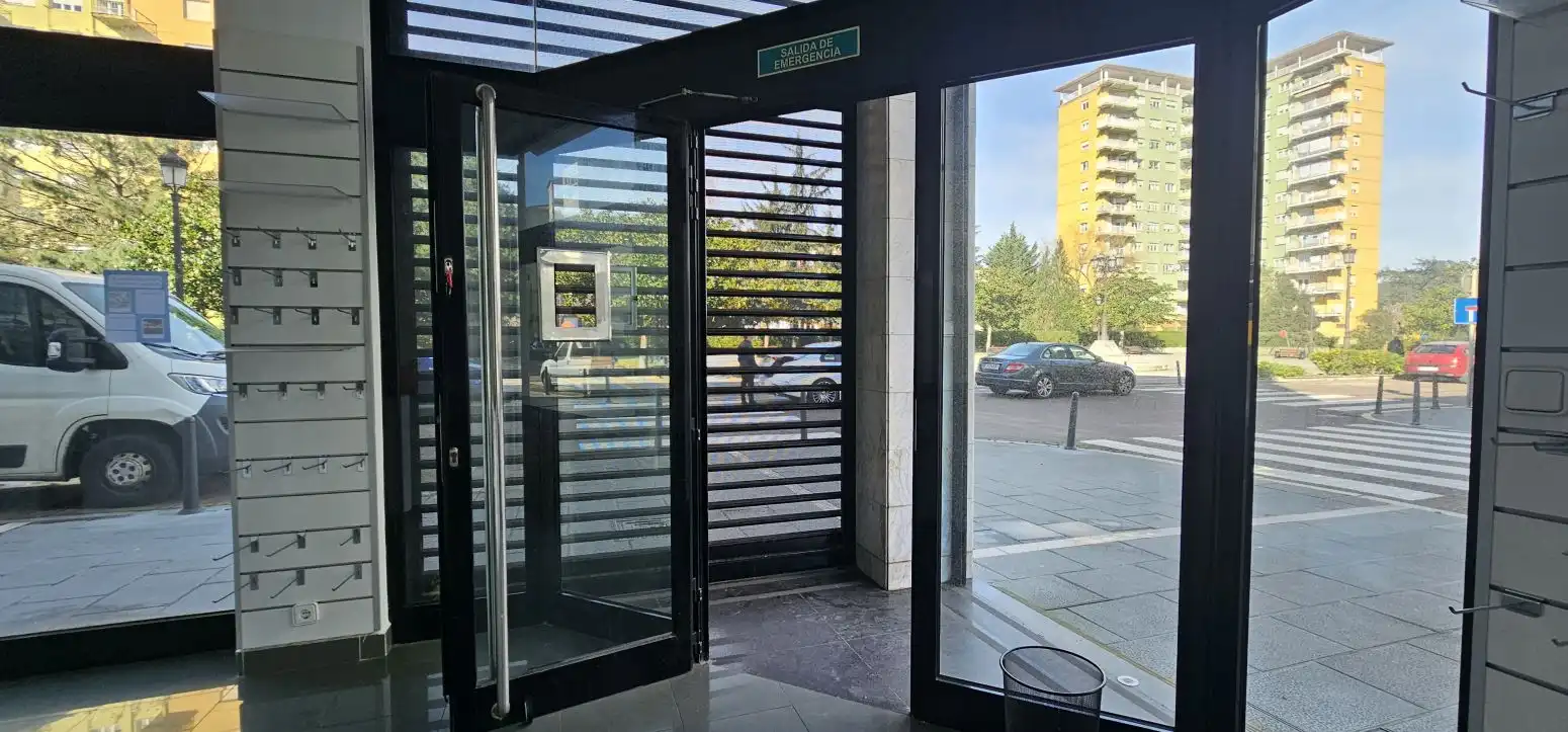 Geschaftsraum zum Verkauf in Torrelavega 
