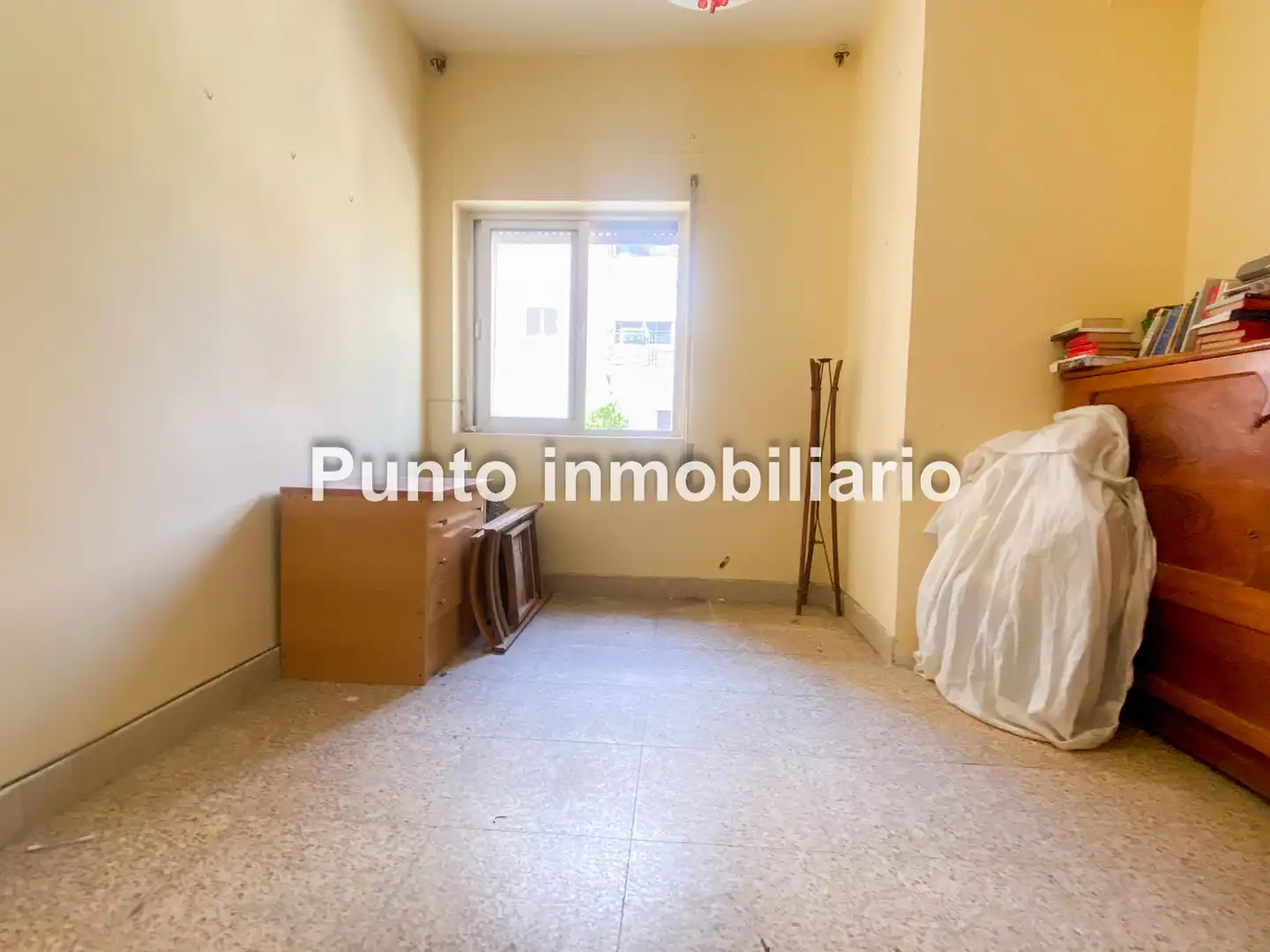 Dormitori de Pis en venda en Valladolid amb Calefacció, Parquet i Terrassa