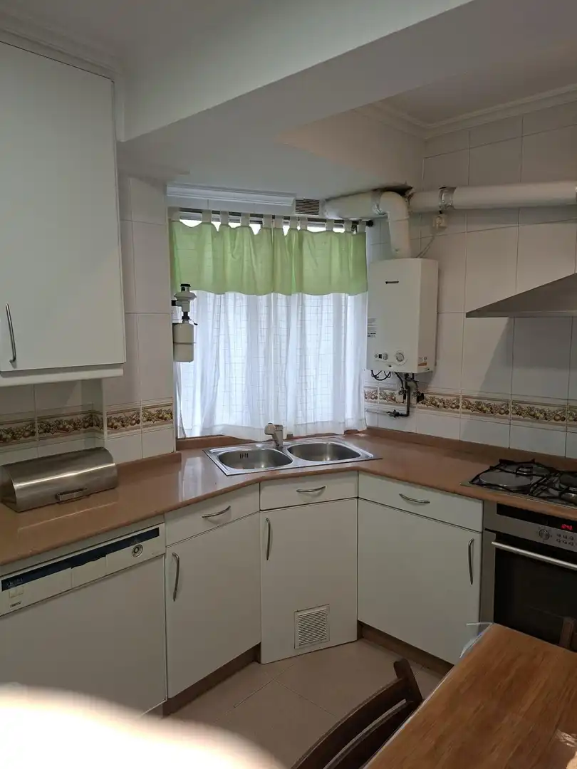 Cocina de Piso de alquiler en Vigo  con Calefacción, Parquet y Amueblado