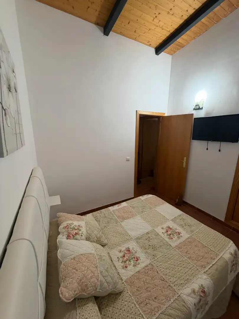 Dormitori de Casa o xalet en venda en El Castillo de las Guardas amb Jardí privat i Piscina comunitària