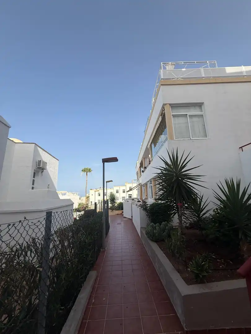 Vista exterior de Ático en venta en Adeje con Terraza, Trastero y Piscina comunitaria