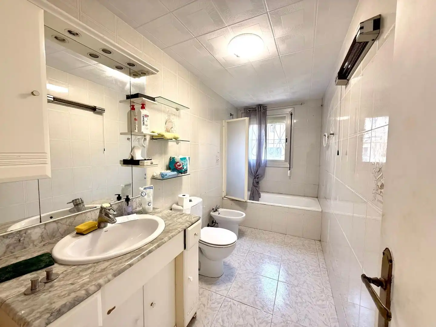 Bathroom of Houses for sale in Cubelles  with Private garden, Terrace and Storage room