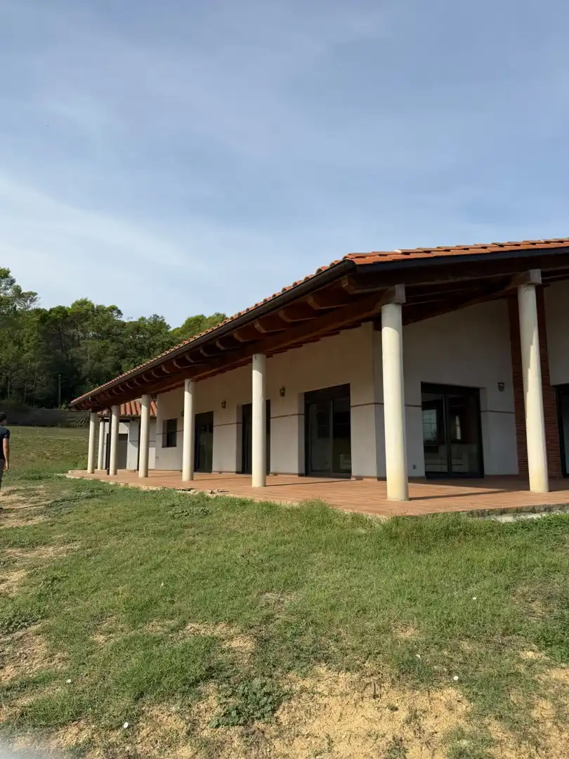 Exterior view of Houses for rent in Serinyà, Girona