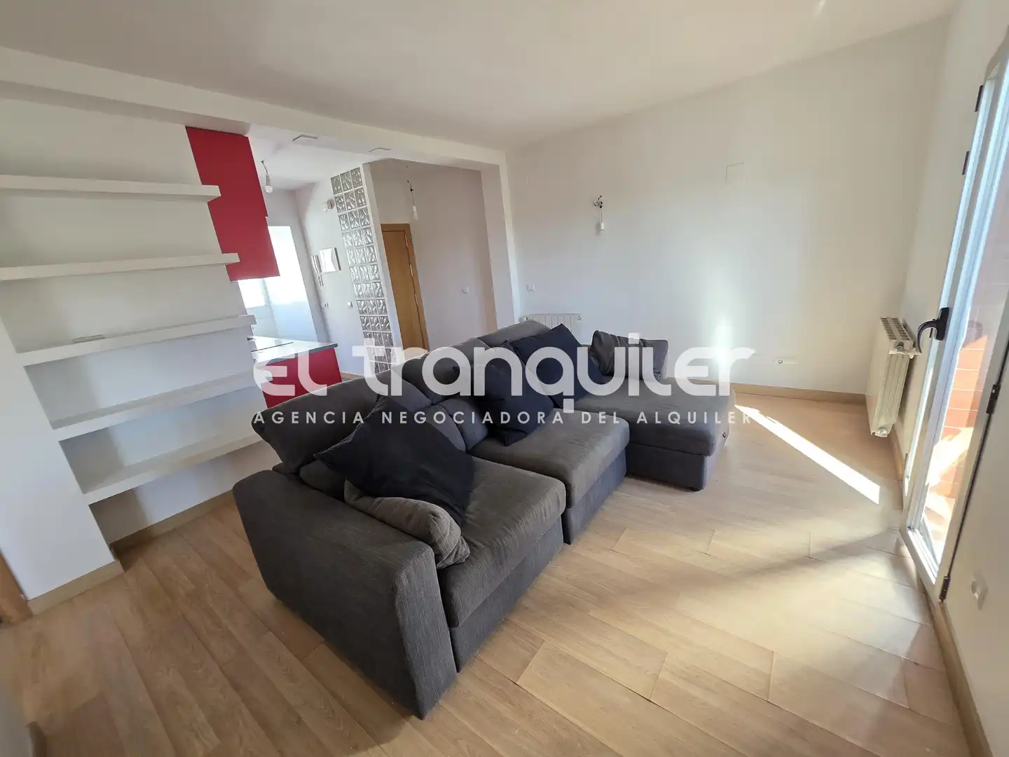 Living room of Flat for rent in Madrid  with Air Conditioner, Parquet flooring and Terrace