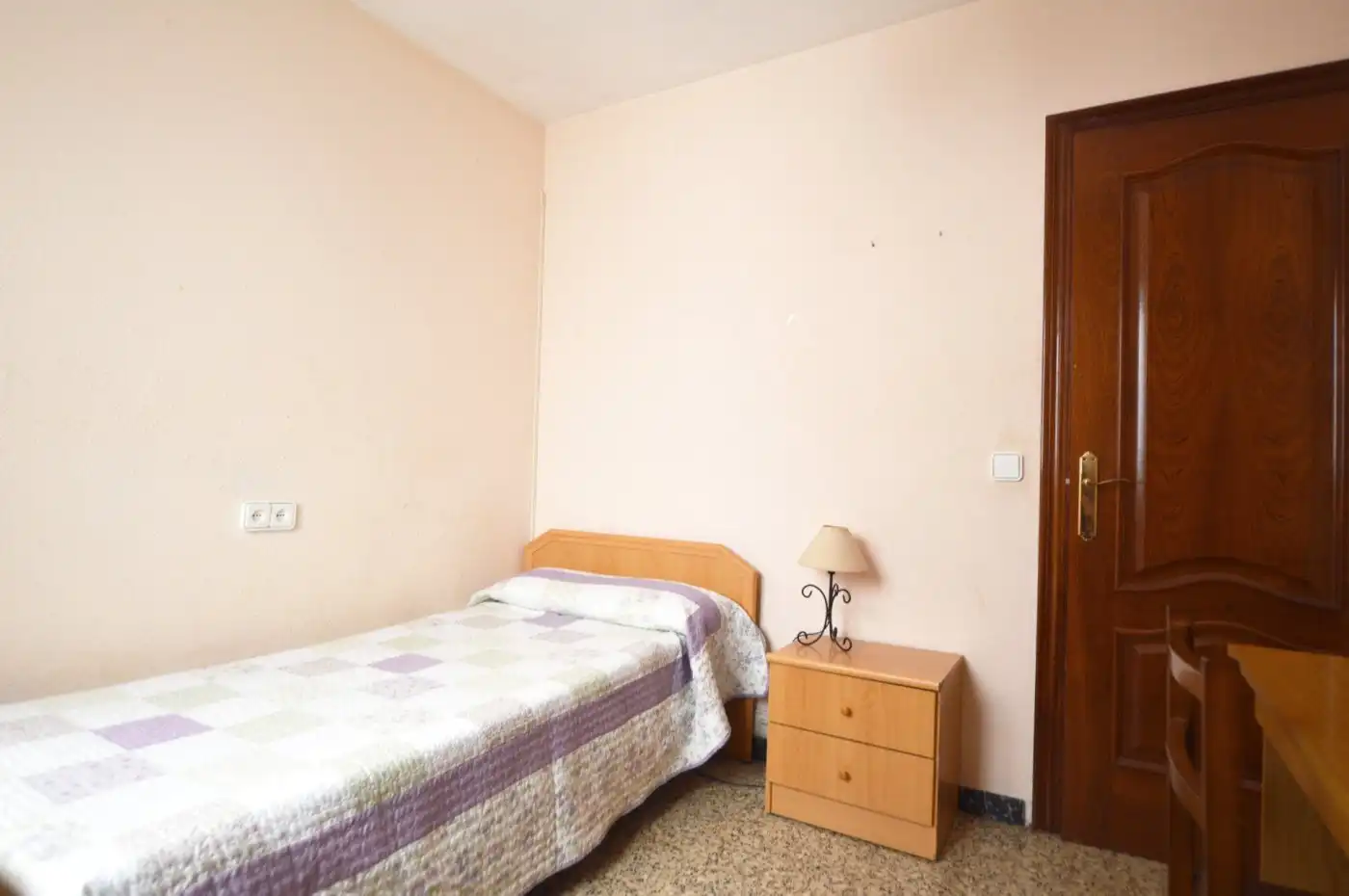 Habitación de Piso de alquiler en Tarragona con Terraza y Amueblado