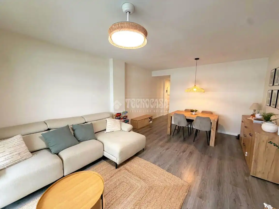 Living room of Flat for sale in Madrid  with Air Conditioner, Heating and Terrace