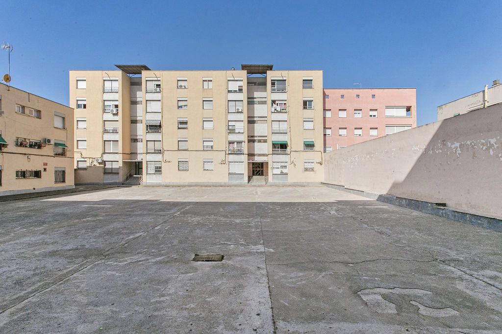 Vista exterior de Piso en venta en Sabadell