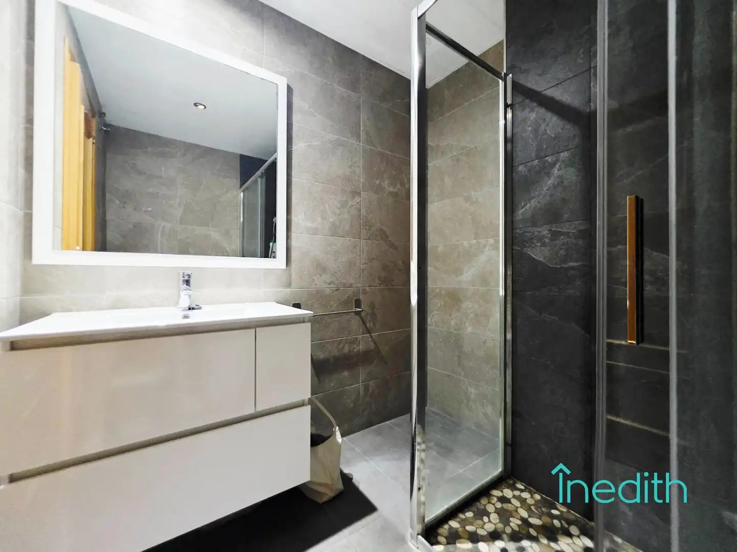 Baño de Piso en venta en Viladecans con Aire acondicionado, Calefacción y Terraza