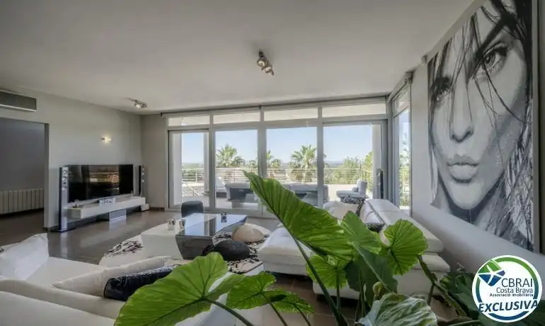 Detached house with terrace for sale in Palau-saverdera, imagen 5