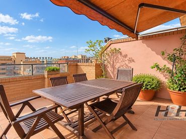 Penthouse with pool for sale in Camins al Grau