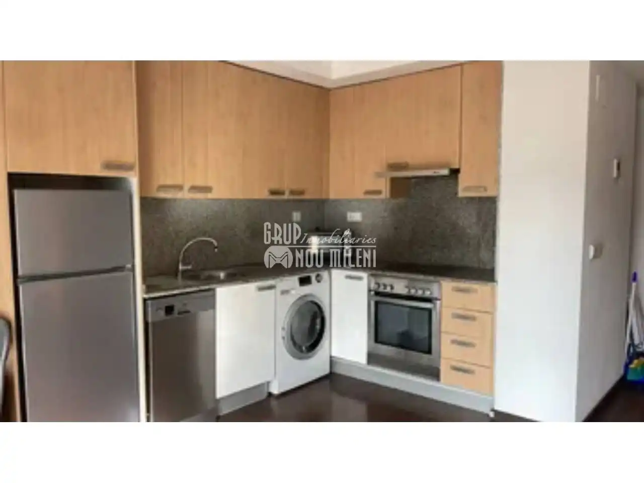 Flat for rent in Calle Países Bajos, Metro - Auditorio