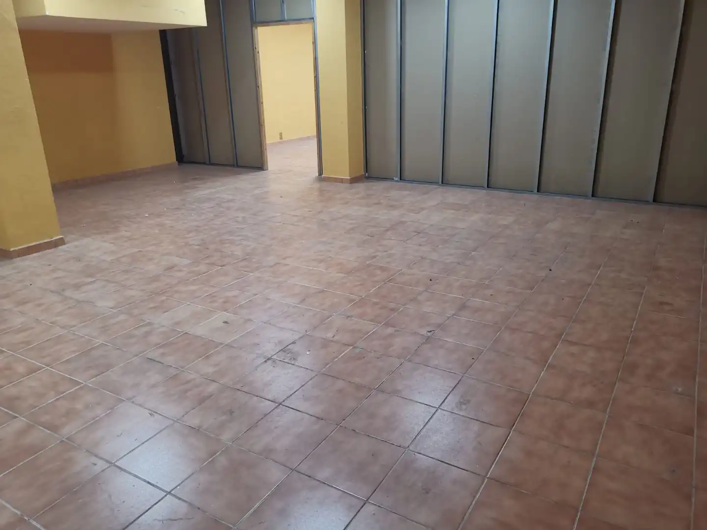 Local en venda en Linares