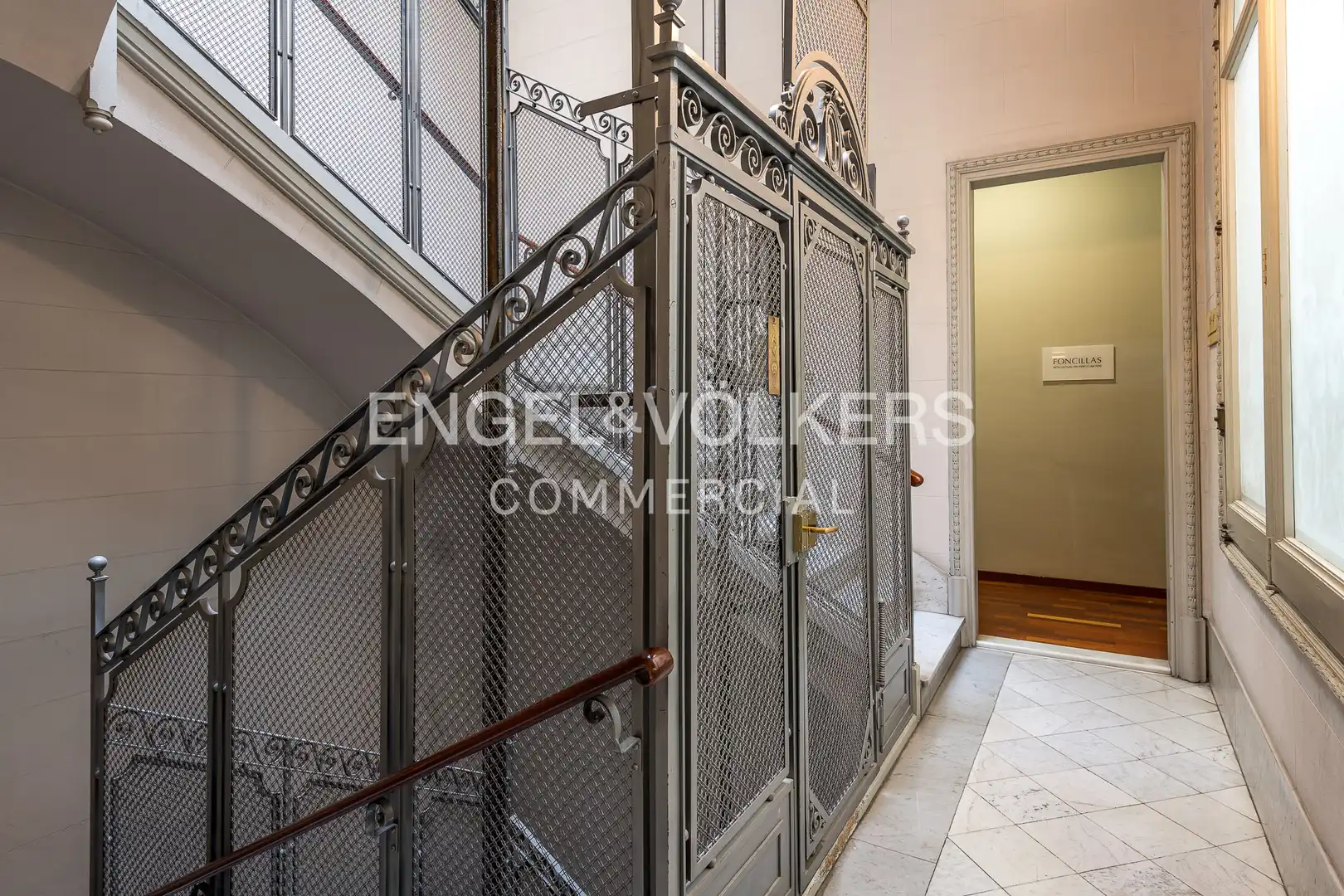 Office for rent in Barcelona  with Air Conditioner and Heating