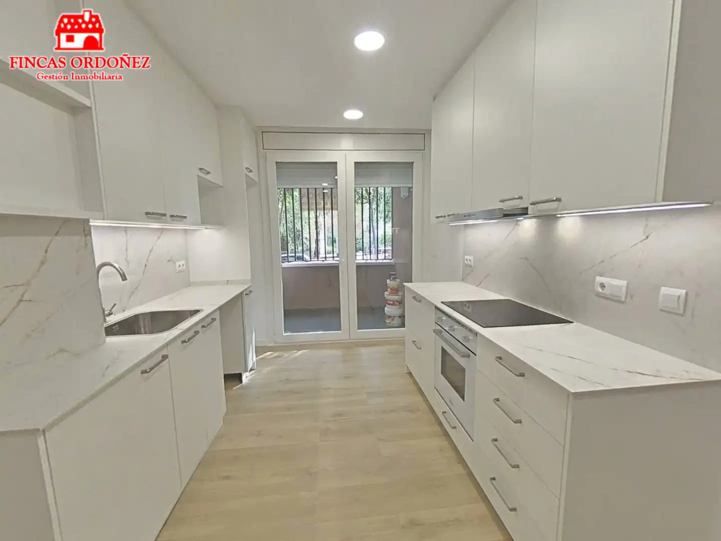 Küche von Wohnung zum Verkauf in Sant Andreu de la Barca mit Klimaanlage, Heizung und Balkon