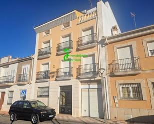 Vista exterior de Àtic en venda en La Carolina amb Aire condicionat, Calefacció i Terrassa