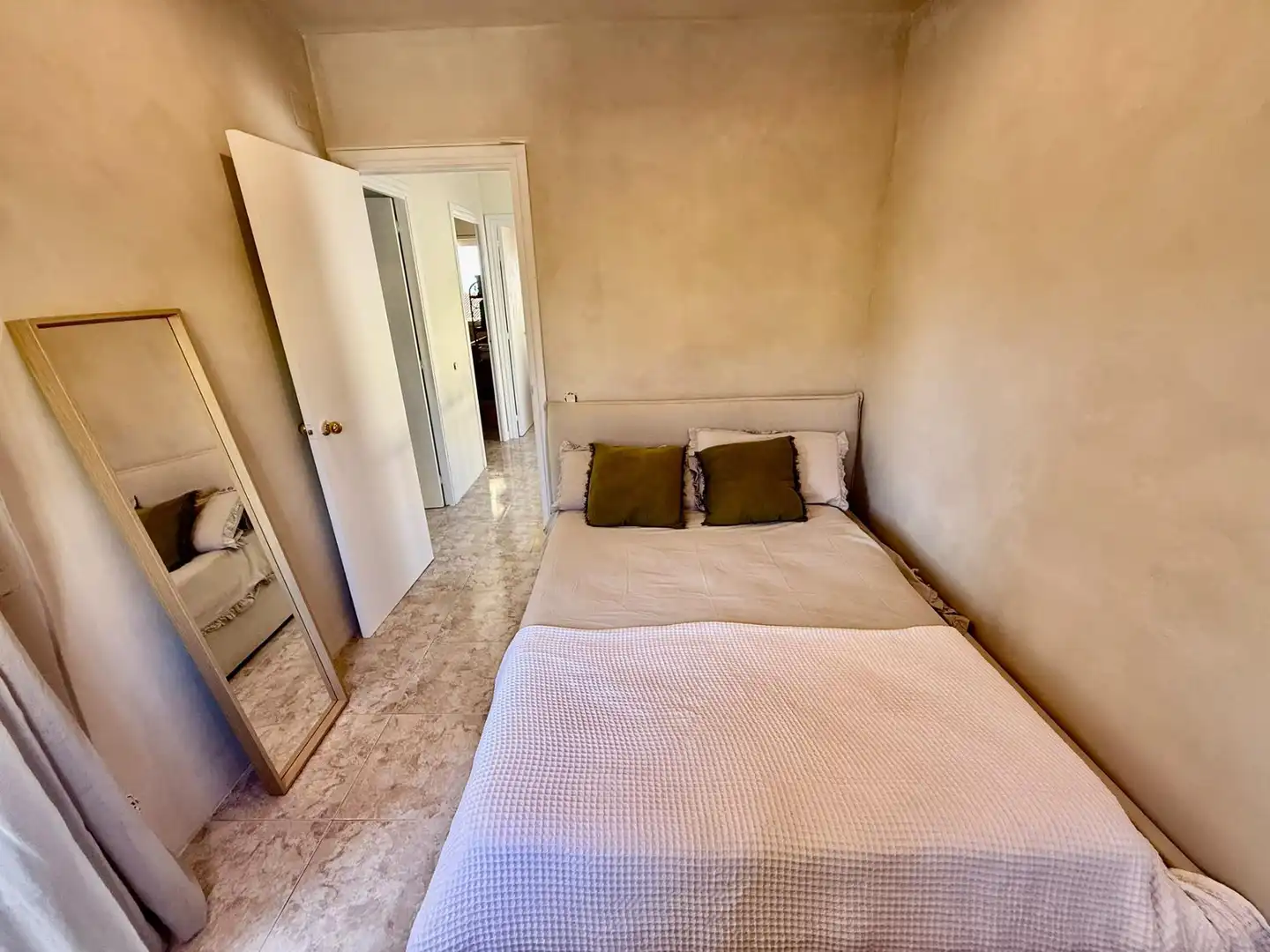 Habitación de Casa adosada en venta en Calafell con Aire acondicionado, Calefacción y Terraza
