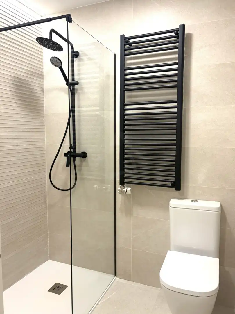Bathroom of Flat for sale in  Logroño  with Heating and Parquet flooring
