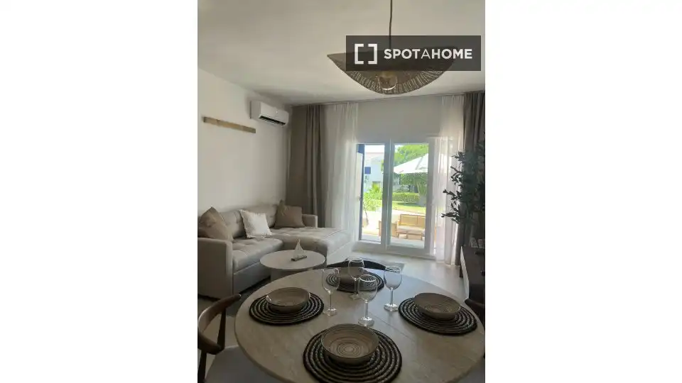 Vista exterior de Apartament per a compartir en Mijas amb Aire condicionat, Terrassa i Moblat