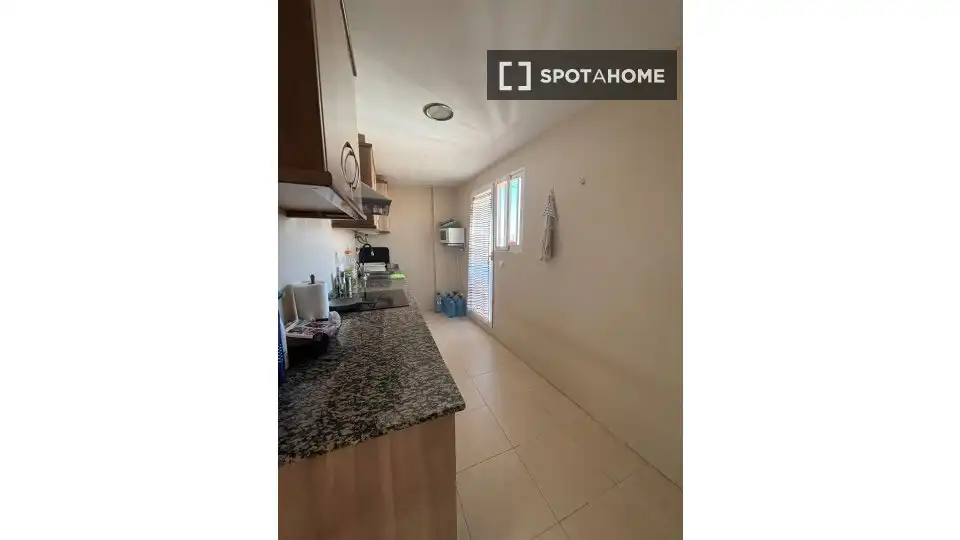 Kitchen of Flat for share in Benaguasil  with Air Conditioner, Heating and Furnished