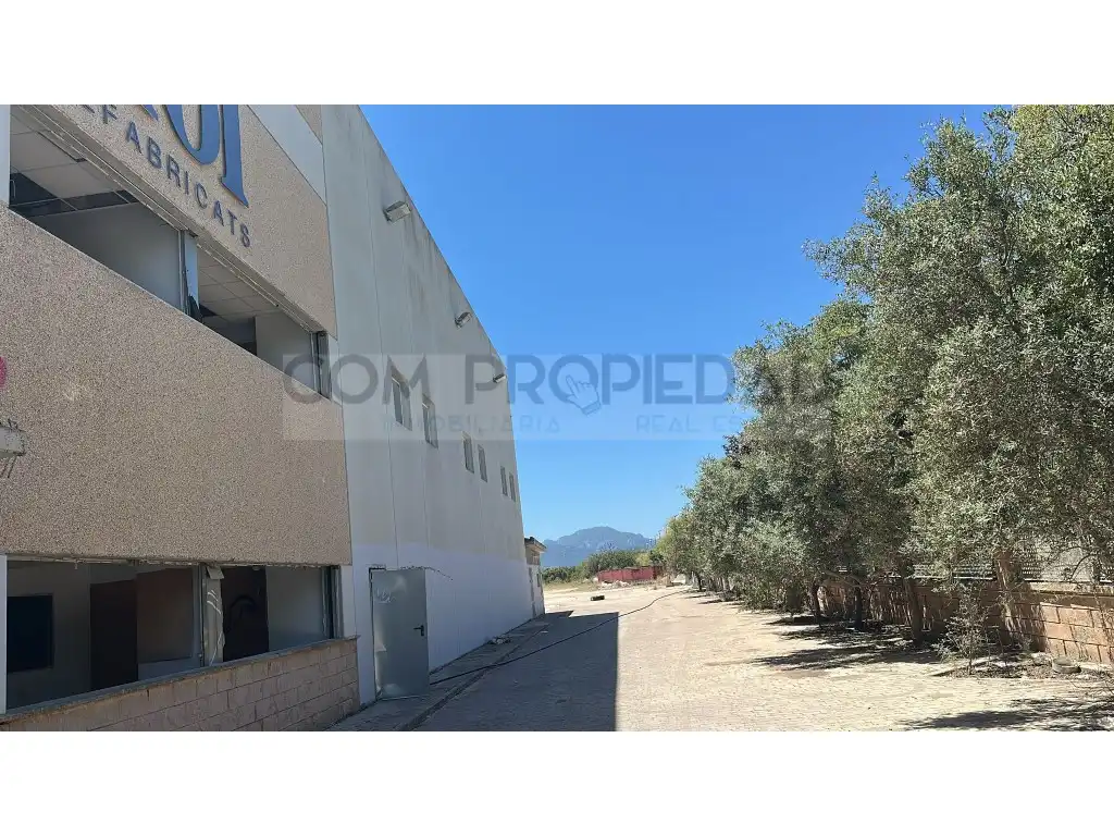 Exterior view of Industrial buildings for rent in Bunyola