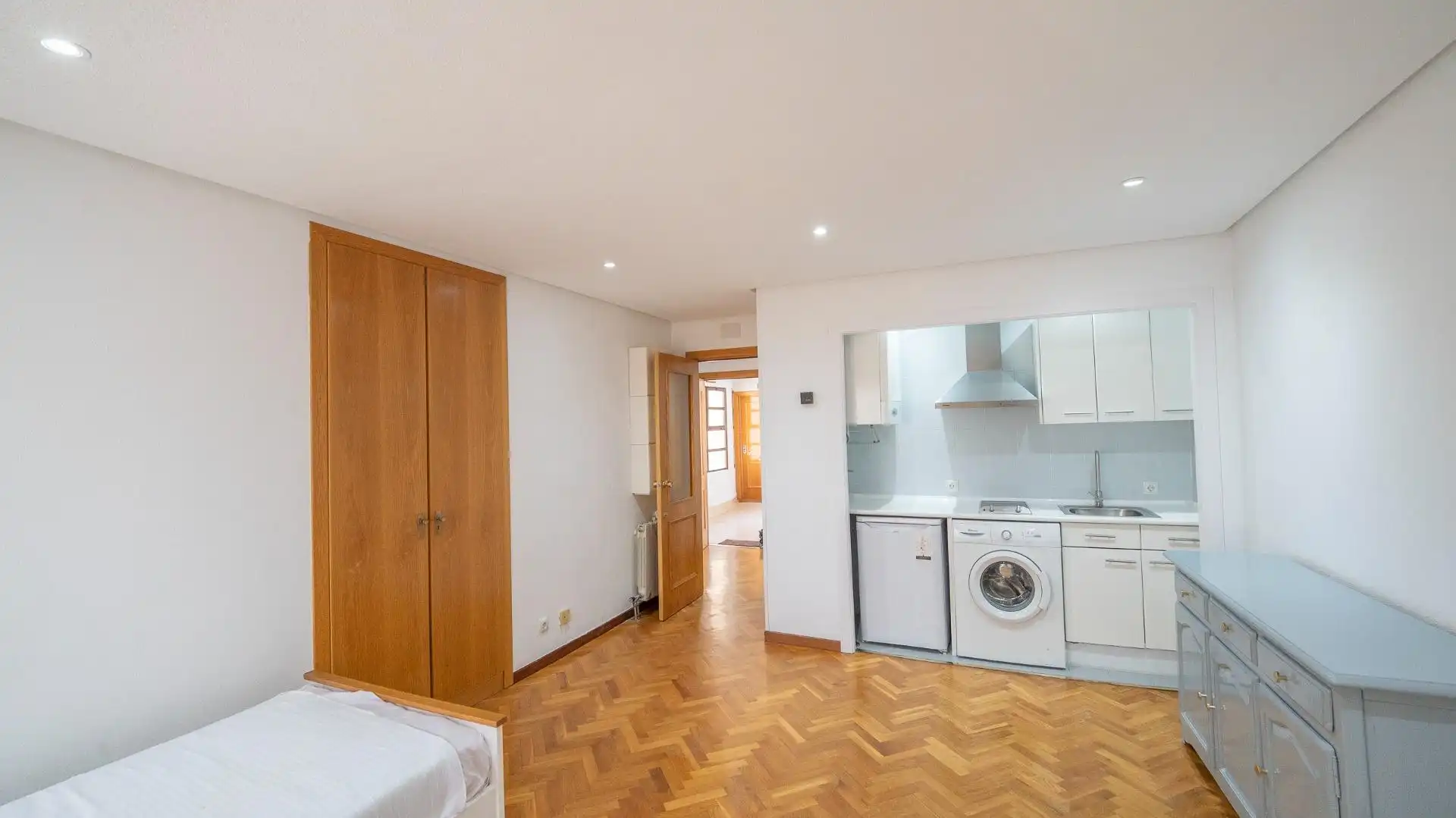Habitación de Estudio de alquiler en Madrid con Aire acondicionado, Calefacción y Parquet