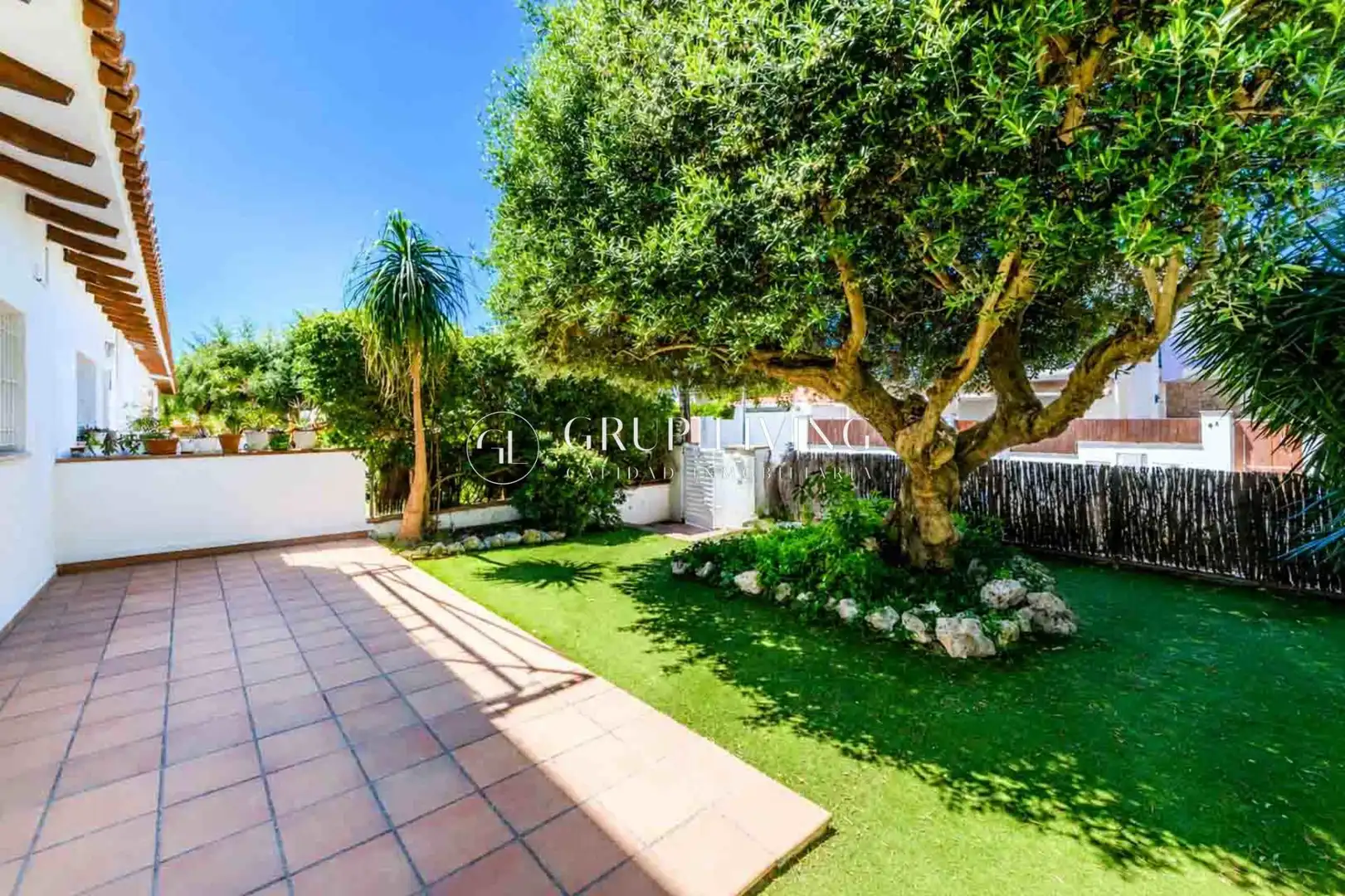 Casa amb terrassa en venda a Can Girona - Terramar - Vinyet, imagen 2