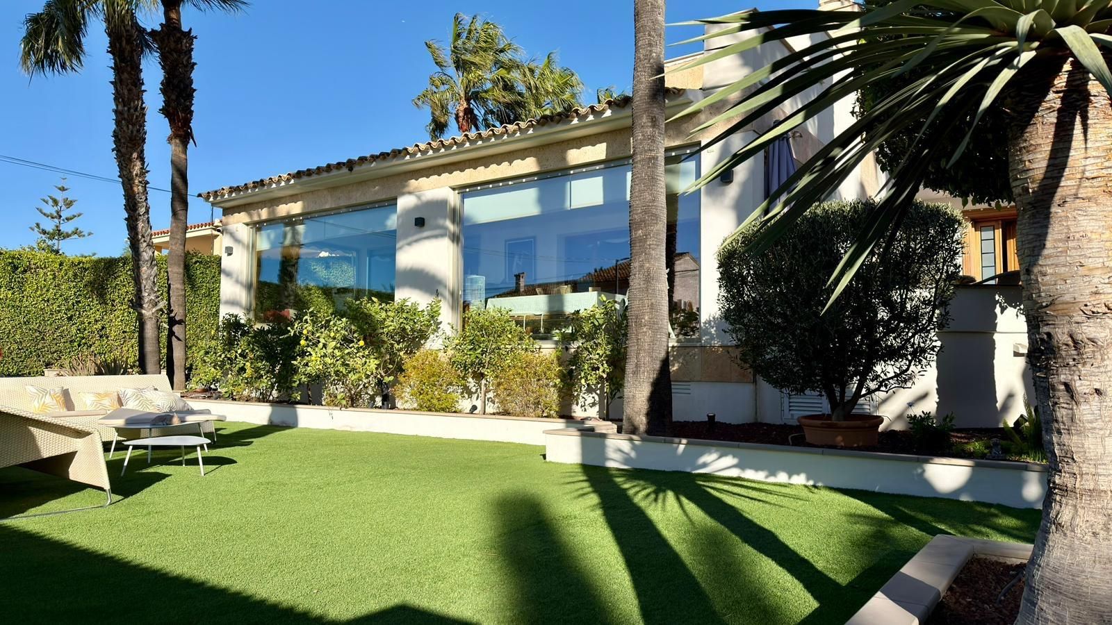 Vista exterior de Casa o chalet en venta en Benidorm con Aire acondicionado, Jardín privado y Terraza
