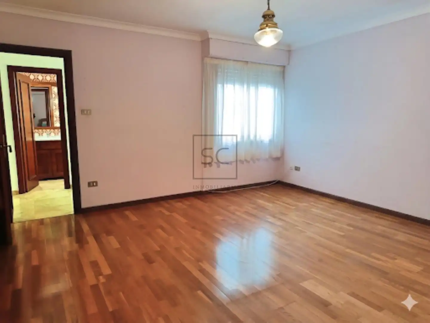 Dormitori de Pis en venda en Ferrol amb Calefacció, Parquet i Traster