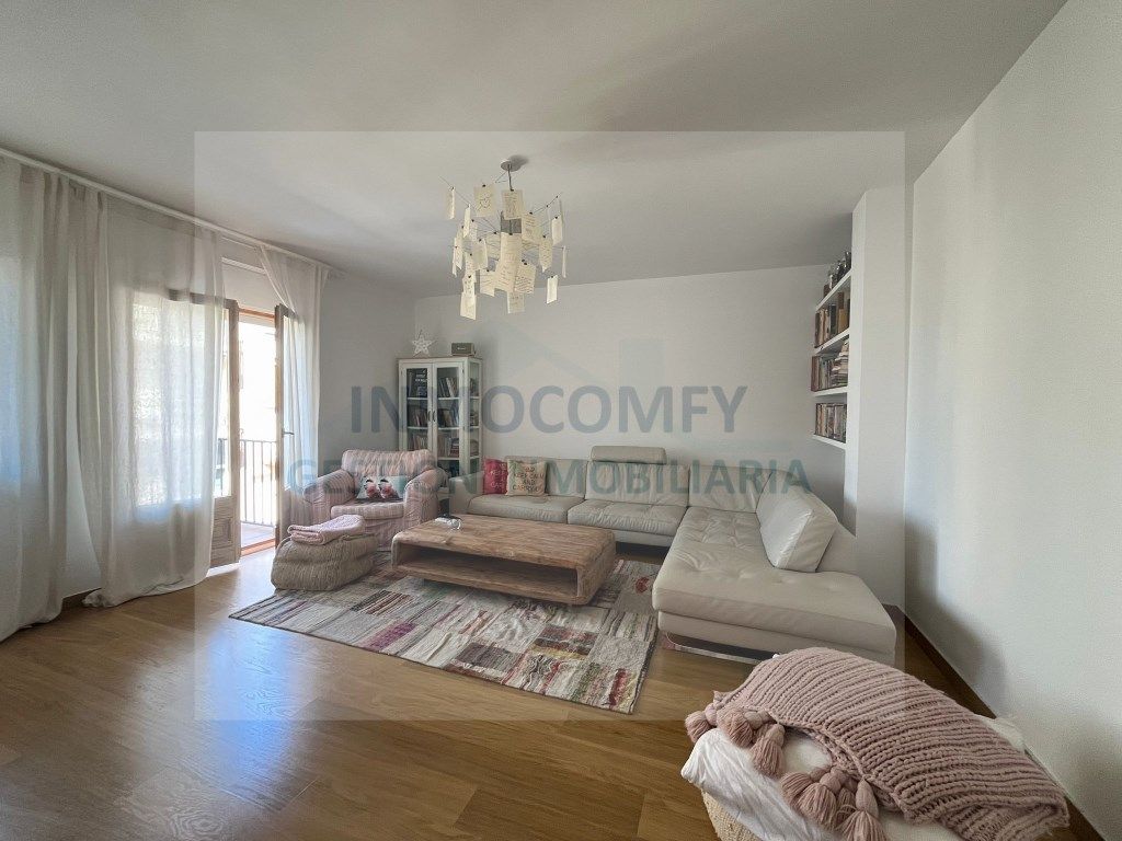 Living room of Flat for sale in La Bisbal d'Empordà