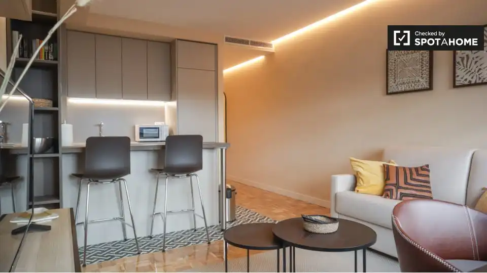 Wohnzimmer von Wohnung zur Miete in Madrid mit Klimaanlage, Heizung und Möbliert