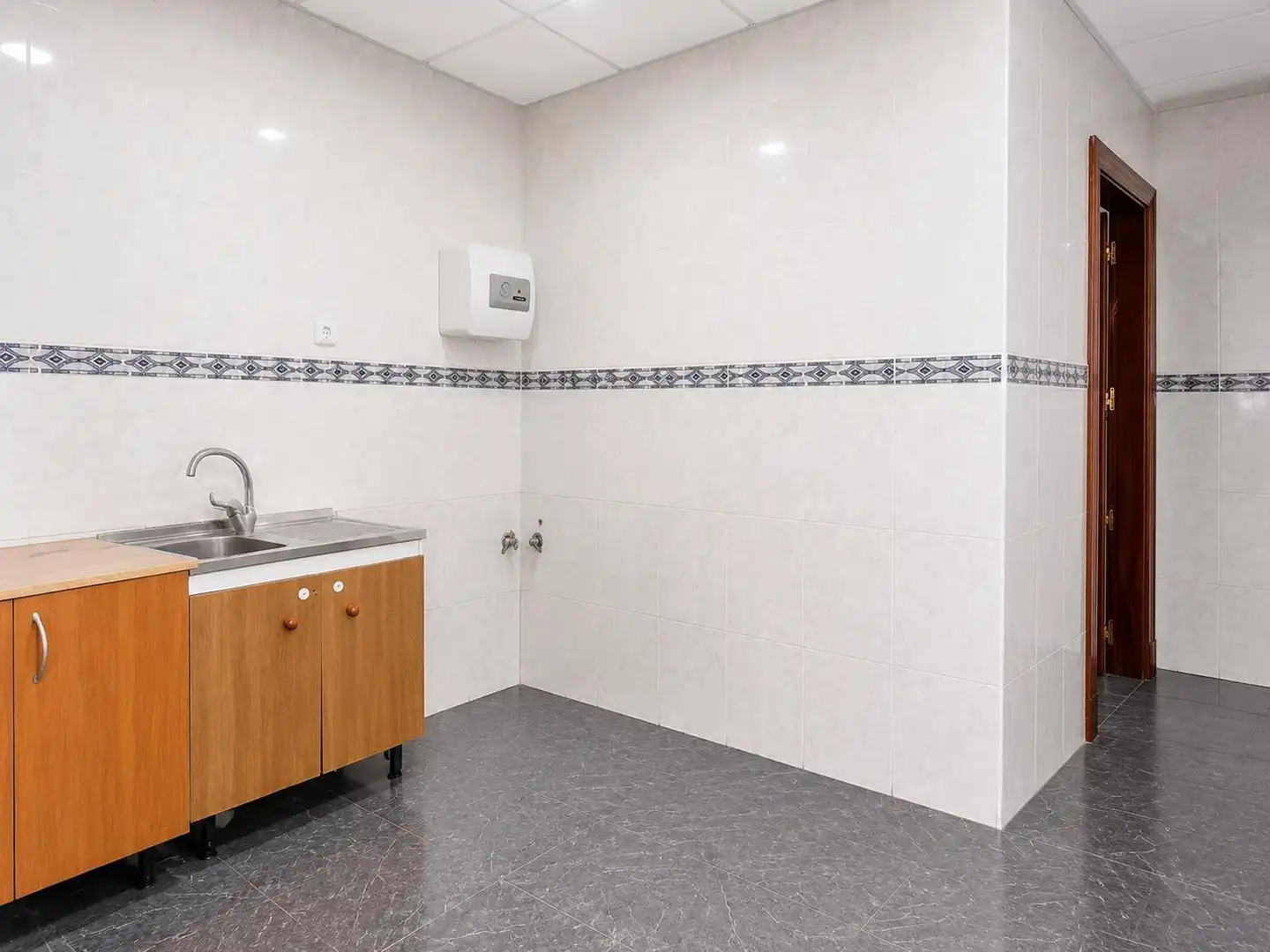 Badezimmer von Geschaftsraum zum Verkauf in Huércal de Almería mit Klimaanlage