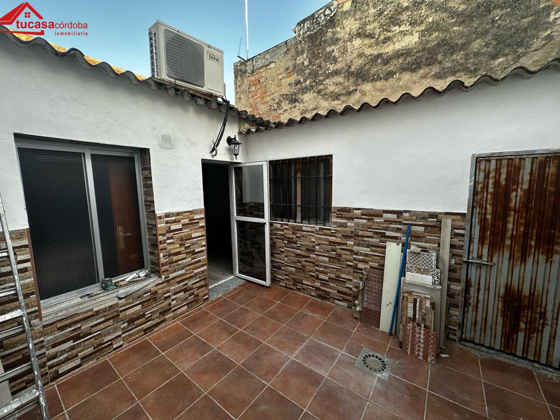 Vista exterior de Casa o xalet en venda en  Córdoba Capital amb Calefacció i Traster
