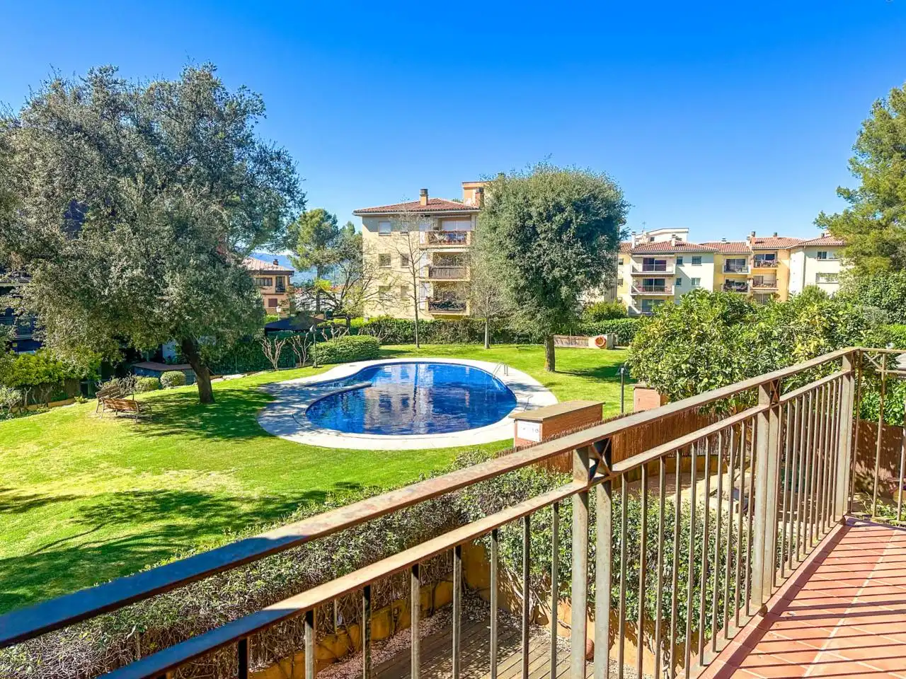 Schwimmbecken von Wohnung zum Verkauf in Girona mit Heizung, Terrasse und Balkon