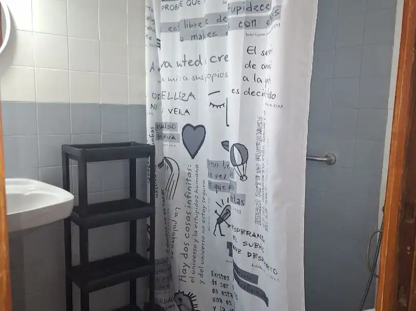 Badezimmer von Wohnung zur Miete in Ciudad Alta
