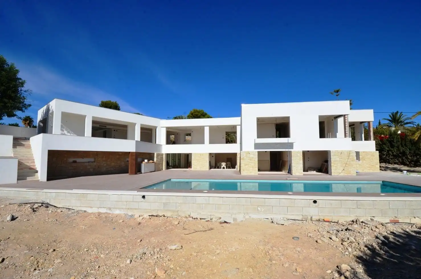 Vista exterior de Casa o xalet en venda en L'Alfàs del Pi amb Aire condicionat, Calefacció i Jardí privat