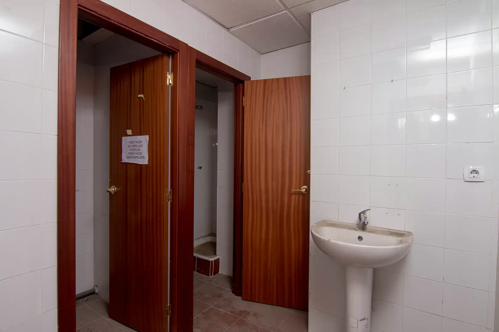 Baño de Local de alquiler en Granada
