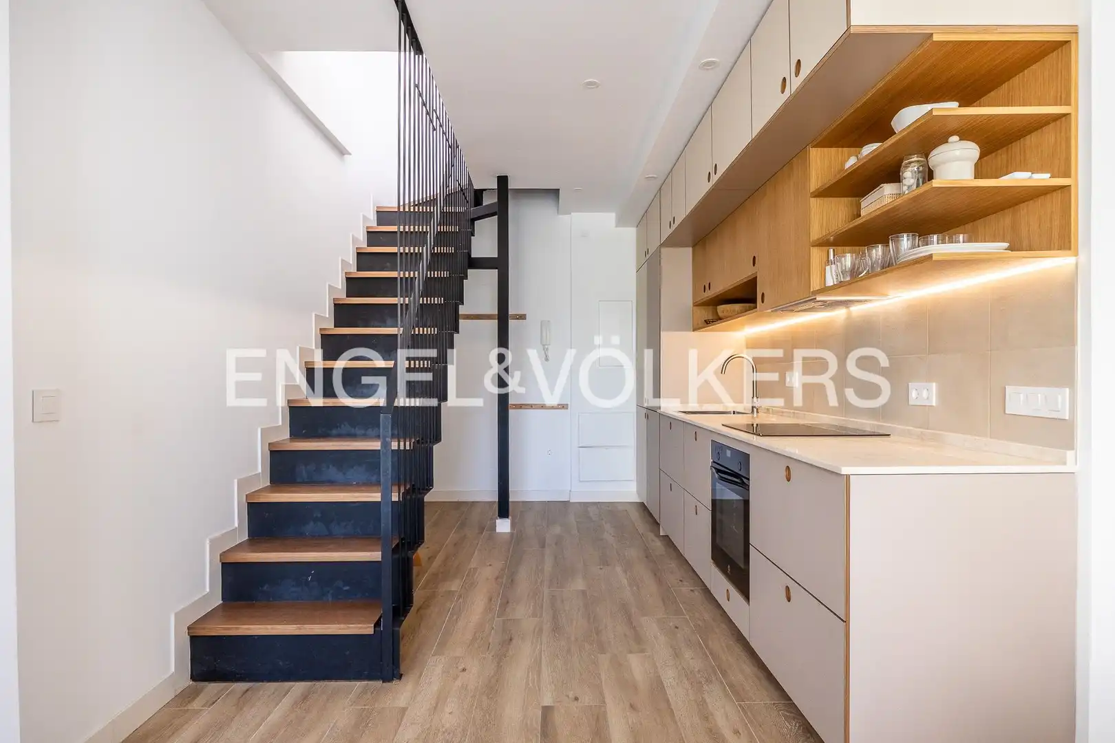 Kitchen of Duplexes for sale in Sevilla  with Air Conditioner, Heating and Terrace