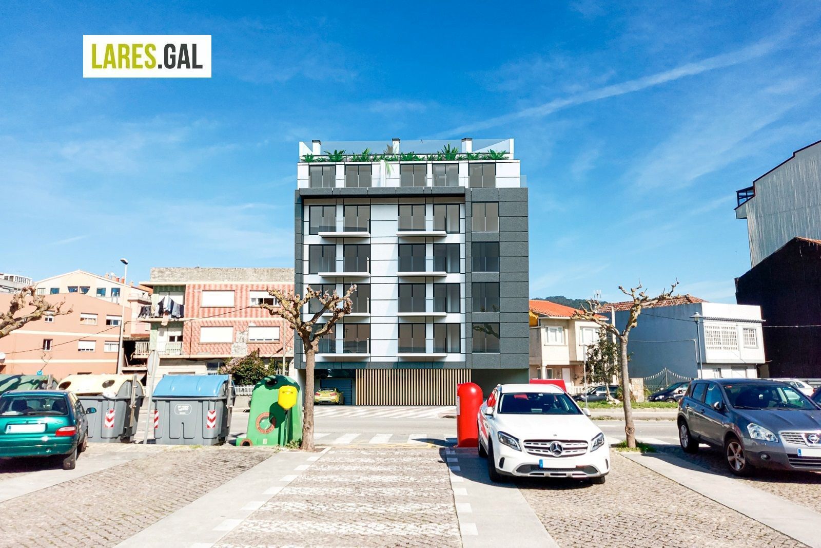 Exterior view of Attic for sale in Cangas   with Terrace, Storage room and Swimming Pool