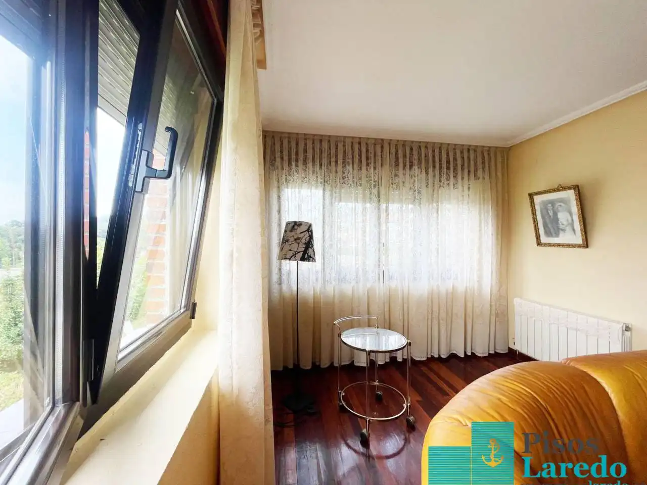 Bedroom of Houses for sale in Argoños   with Heating, Private garden and Parquet flooring