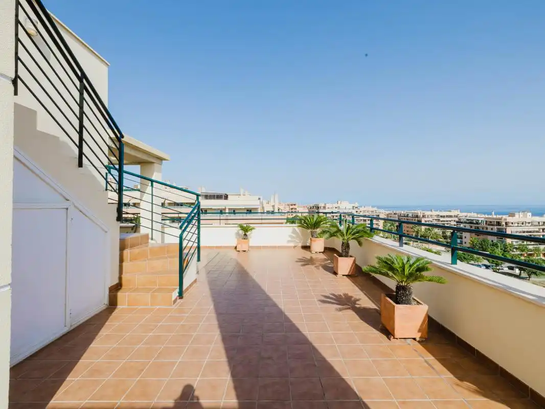 Terraza de Ático en venta en Torremolinos con Aire acondicionado, Calefacción y Jardín privado