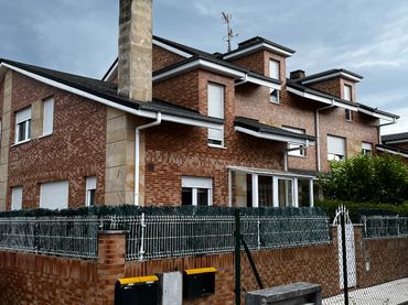 Casa a schiera in vendita a Calle Tanos 647D