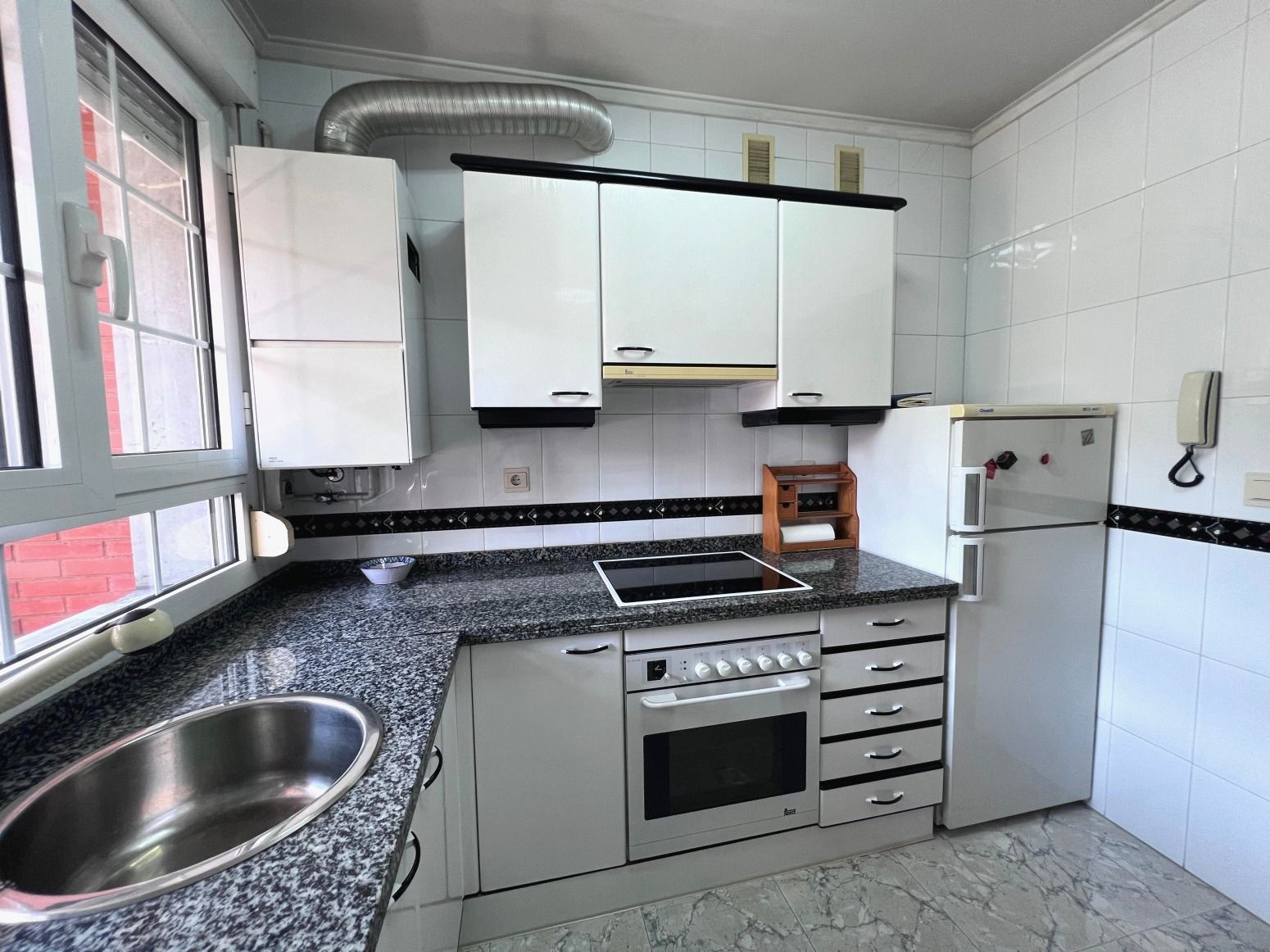 Kitchen of Flat for sale in Avilés  with Heating, Parquet flooring and Terrace