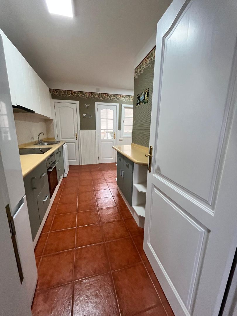 Kitchen of Flat to rent in La Orotava  with Parquet flooring, Oven and Washing machine