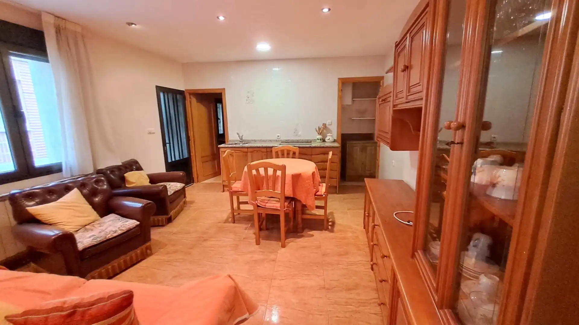 Sala d'estar de Casa o xalet en venda en Cuéllar amb Traster i Moblat